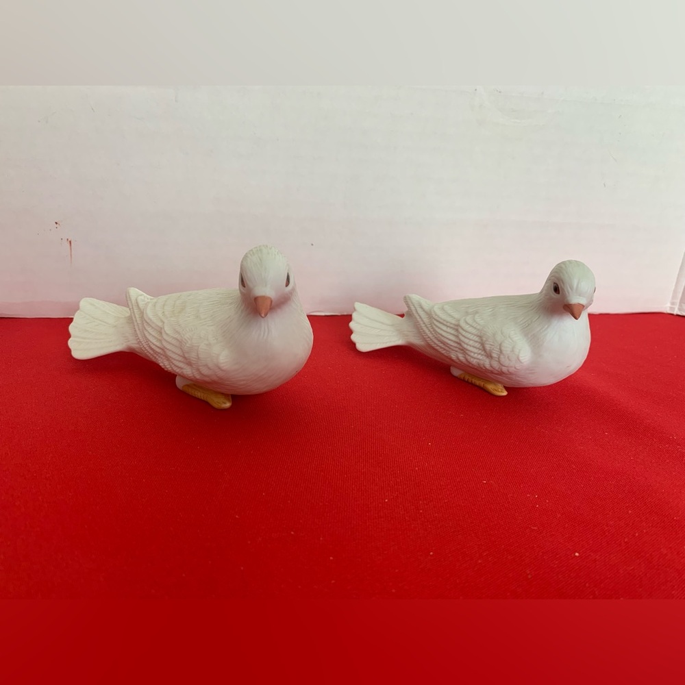 HOME INTERIORS Love Doves #8856 Vintage Figurines Retired 2 doves set